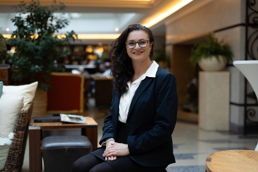 Bára - Food & Beverage Manager